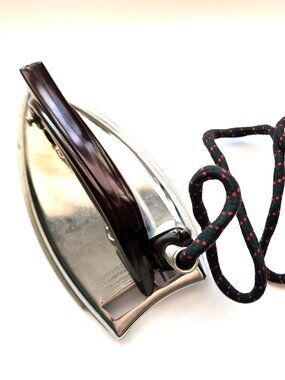 Samson Foldaway Travel Iron with removal plug Vintage Antique Authentic Elegant